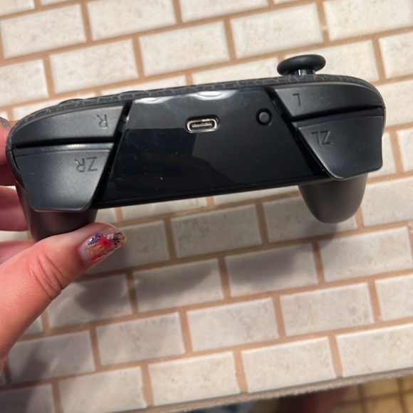 New Nintendo Switch Controller - Picture 4 of 4